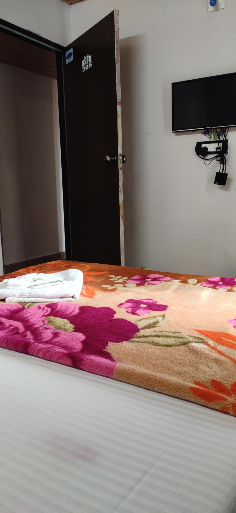 Magadh Resort ,In Fort Panhala Hotel Room photo